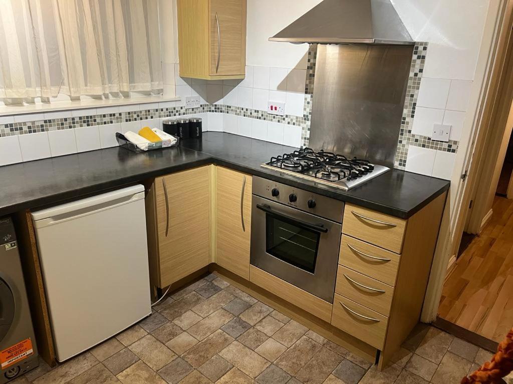 El Met Global Apartment Erith Экстерьер фото